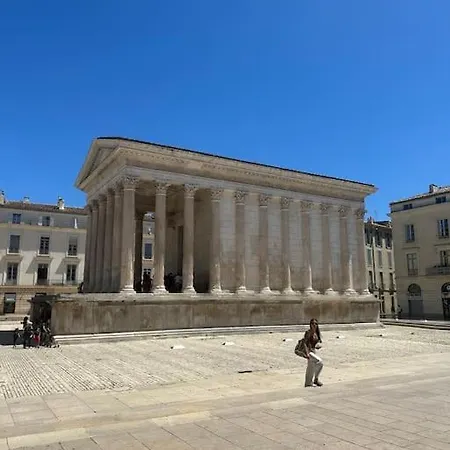 Le Petit Musee A 2 Pas Des Arenes