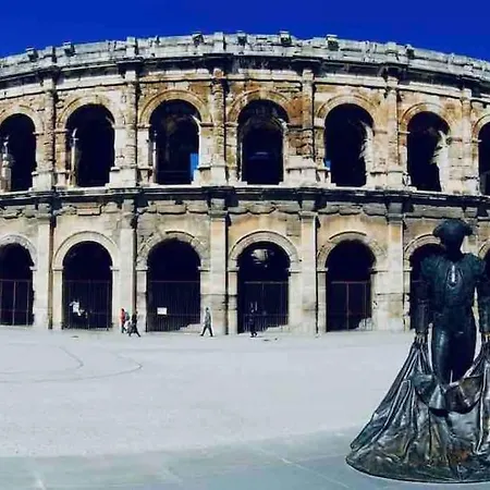 Le Petit Musée à 2 Pas Des Arènes Apartamento