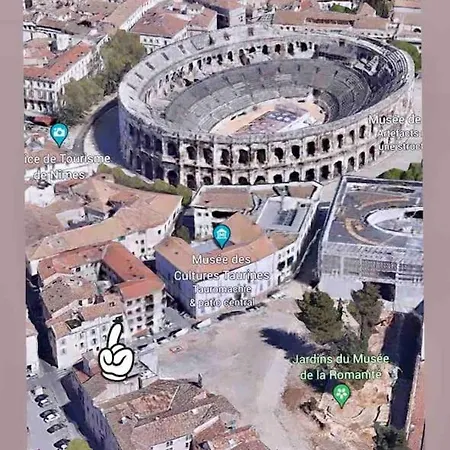 Le Petit Musée à 2 Pas Des Arènes Apartamento *